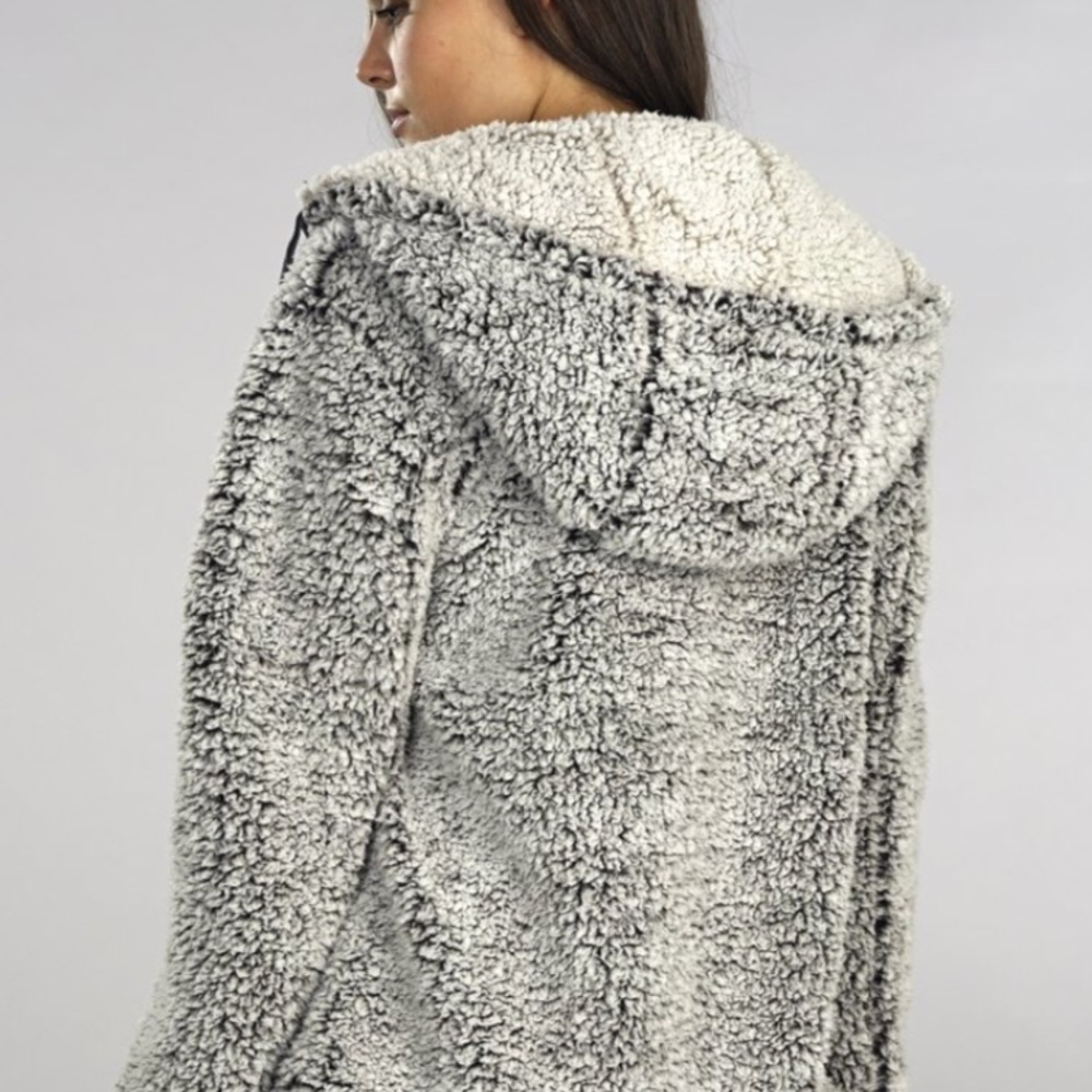 Oatmeal Warm, Cozy, Lined Sherpa ZIP Front Jacket - Picture 4 of 8